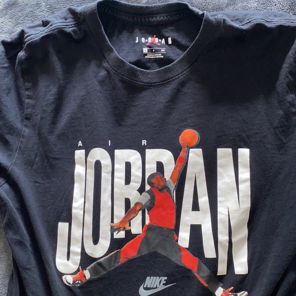 Black NIKE Air Jordan T-Shirt - Picture 3 of 3